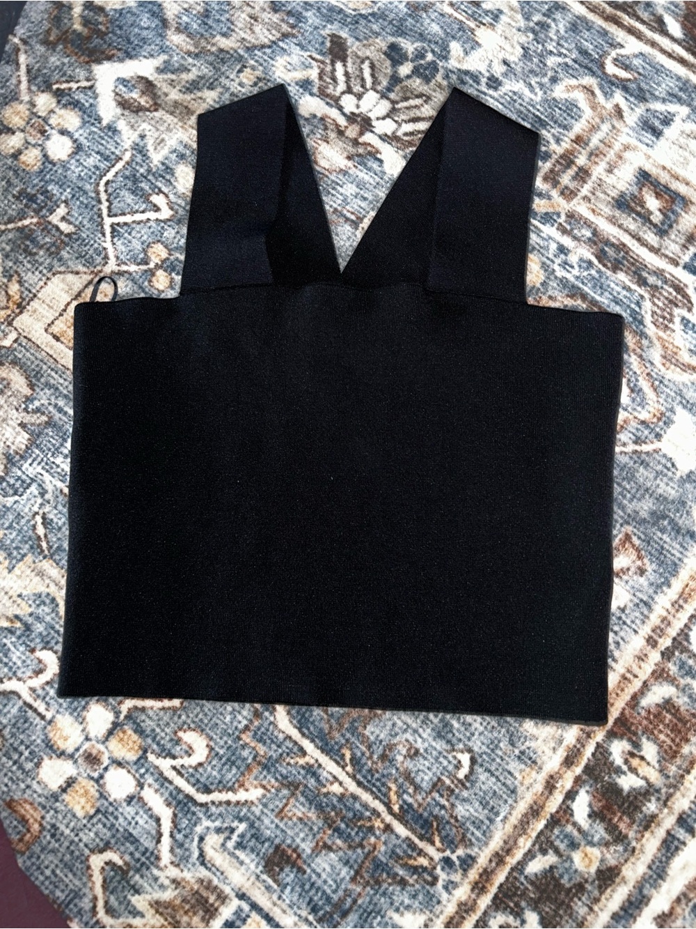 EUC House of Harlow 1960 black crop top. Straps are parallel in the front cropto
